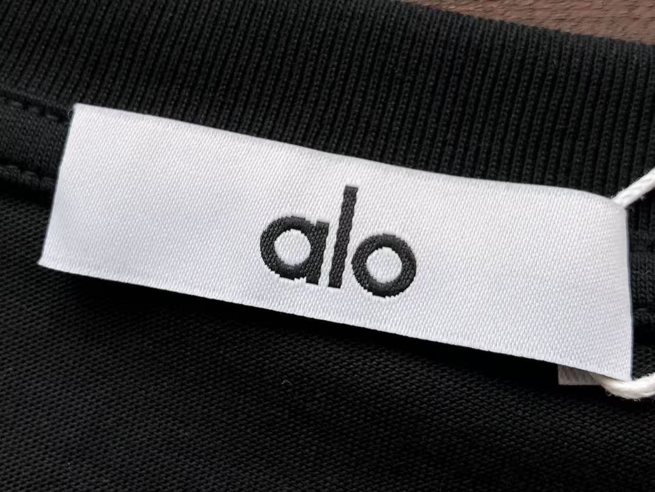 Alo Yoga T-Shirt
