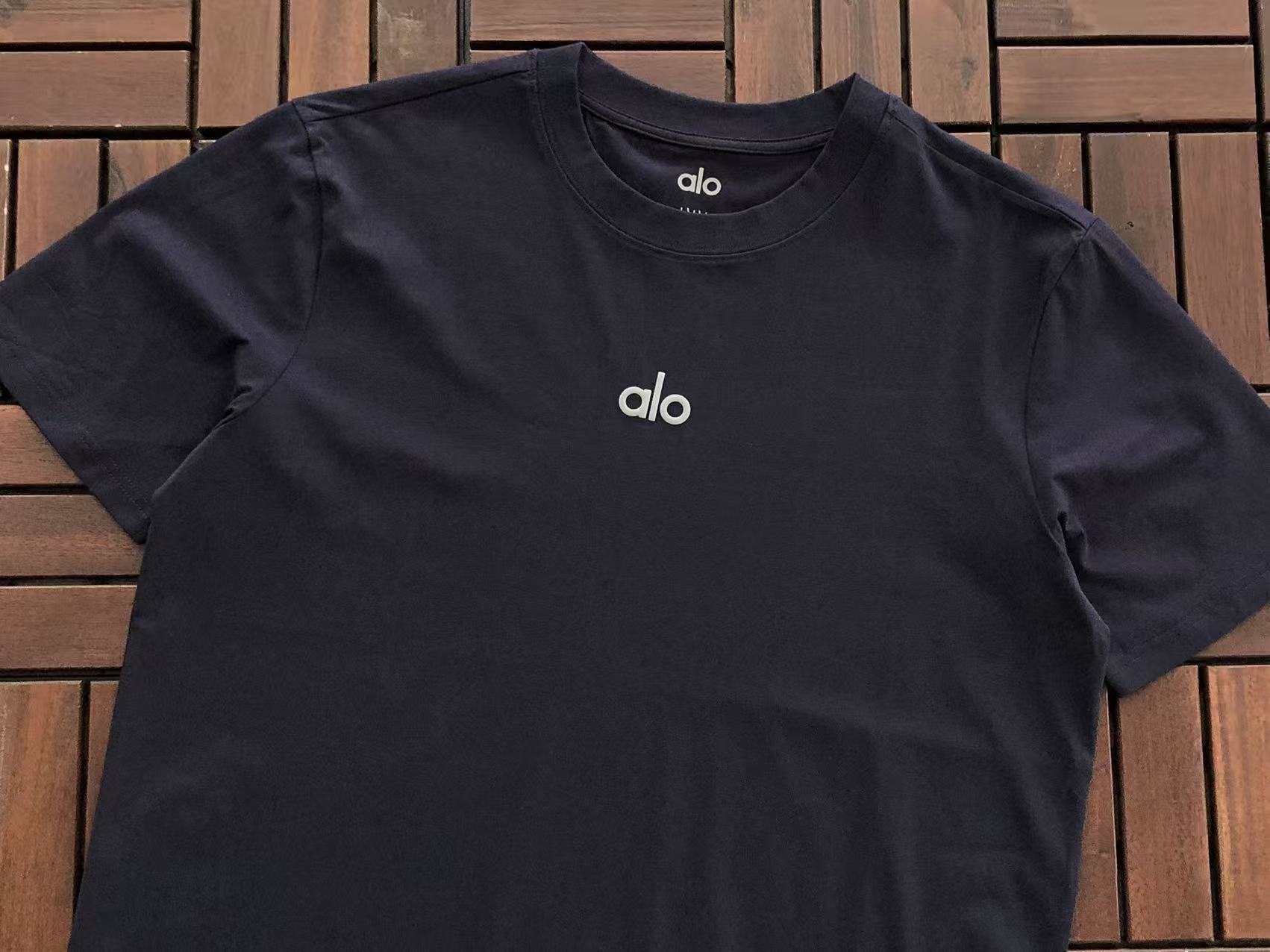 Alo Yoga T-Shirt