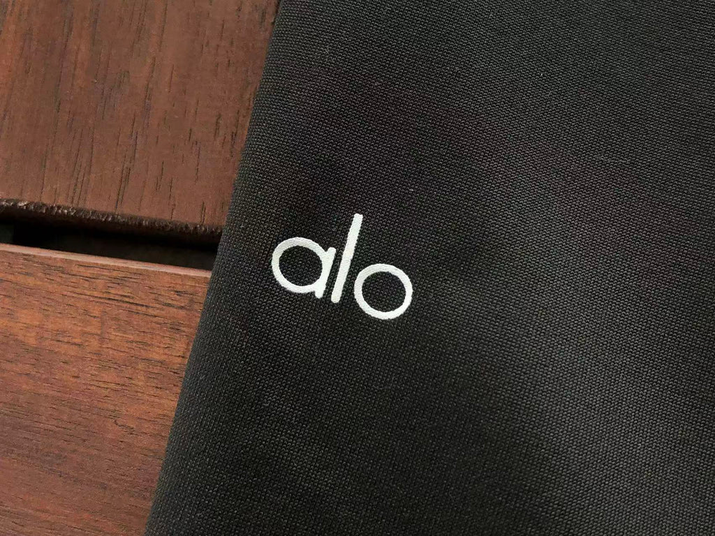Alo Yoga Women's Yoga Set