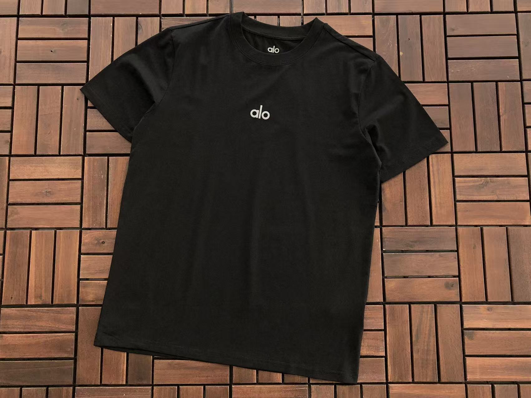 Alo Yoga T-Shirt
