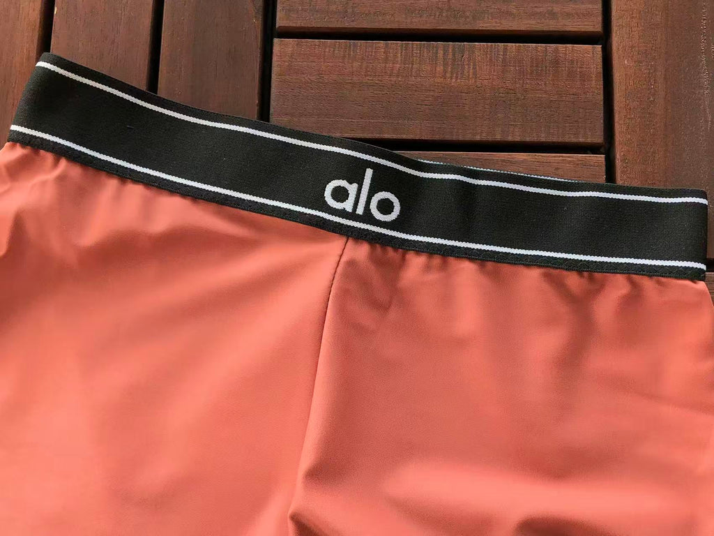 Alo Yoga Women's Yoga Set