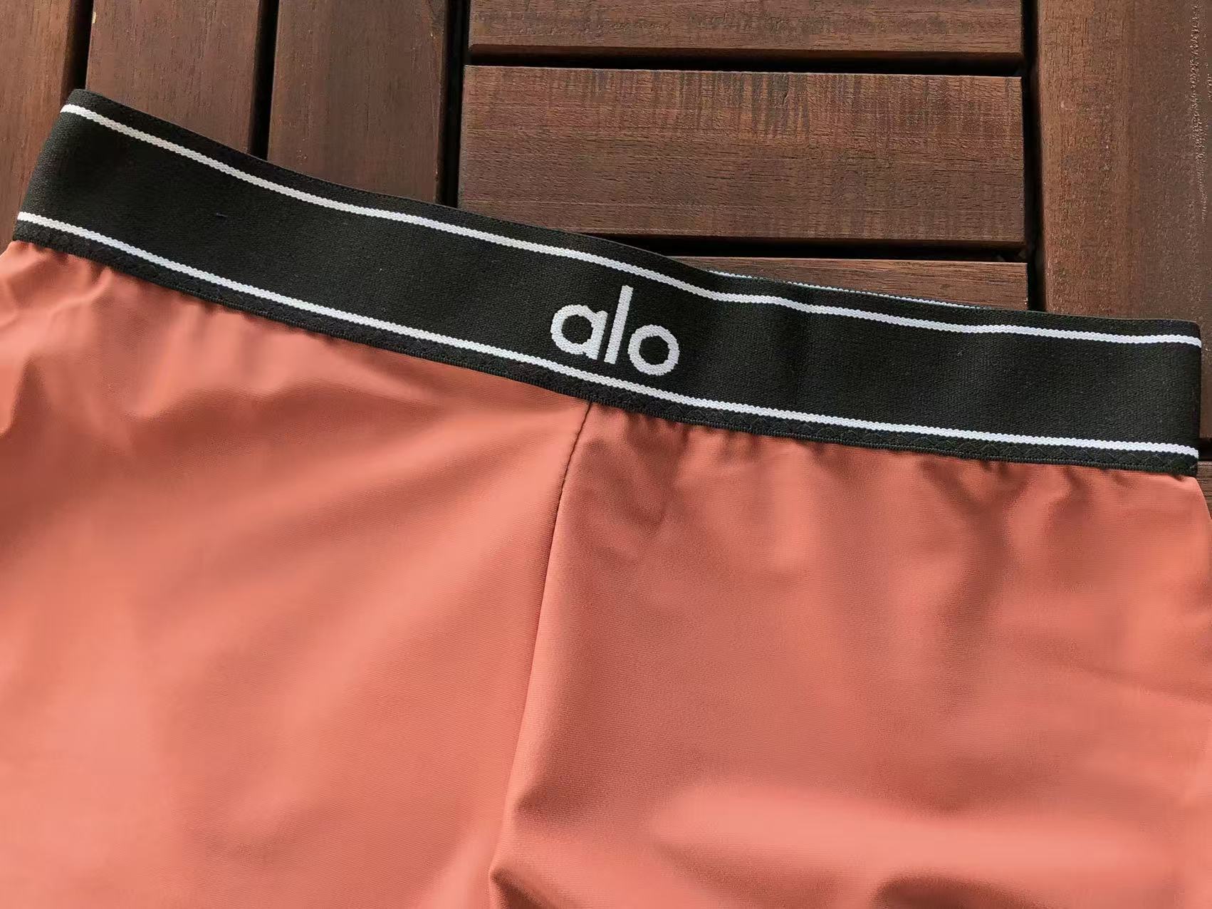 Alo Yoga Women's Yoga Set