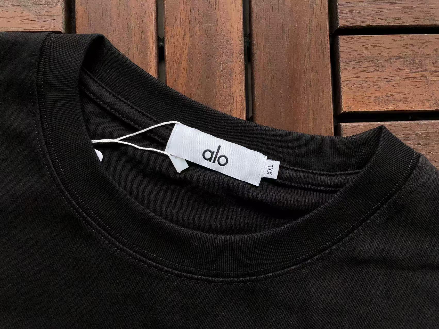 Alo Yoga T-Shirt