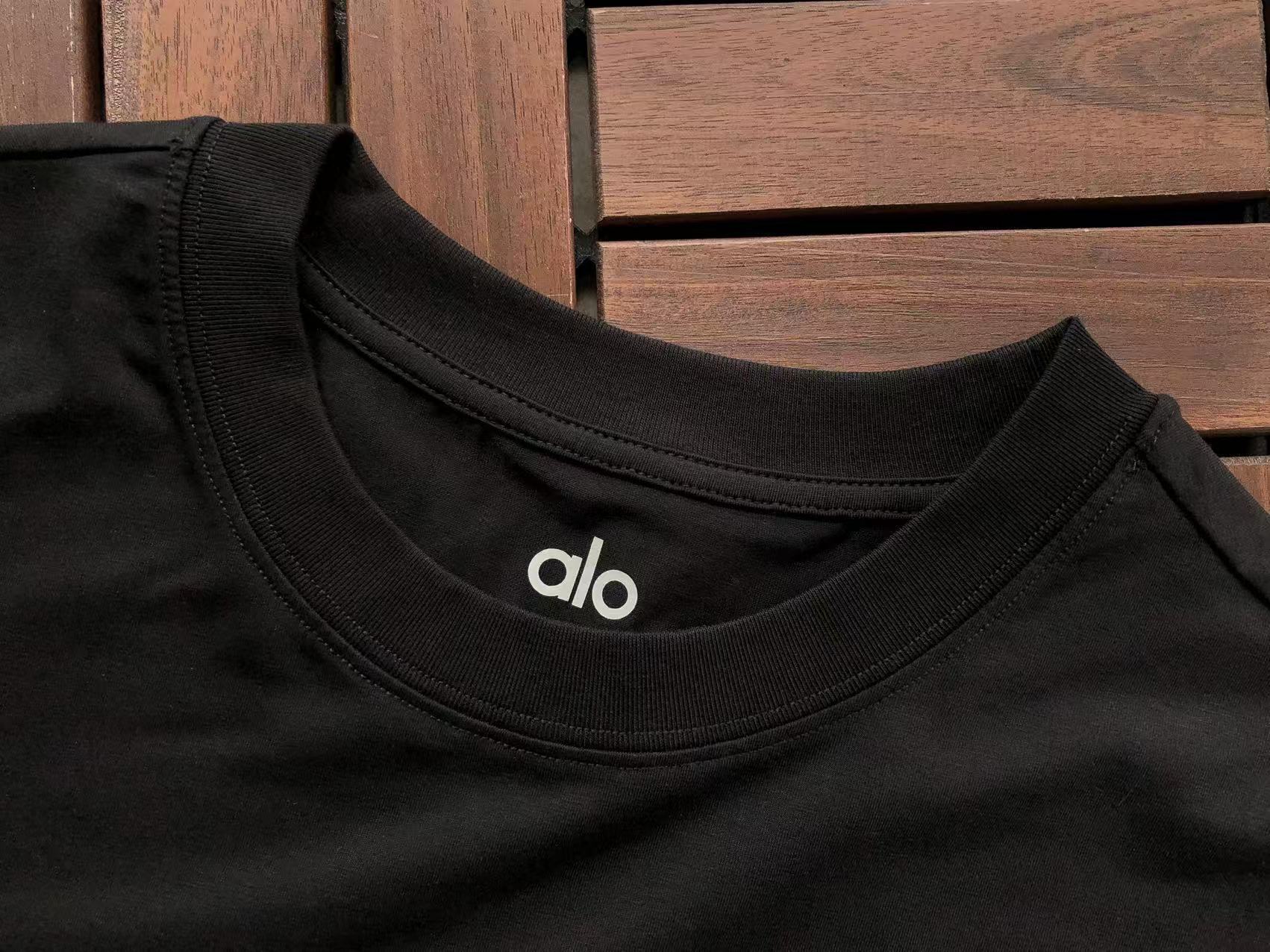 Alo Yoga T-Shirt