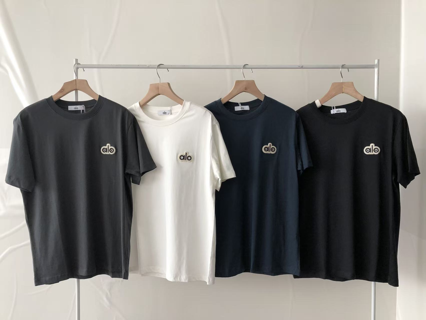 Alo Yoga T-Shirt