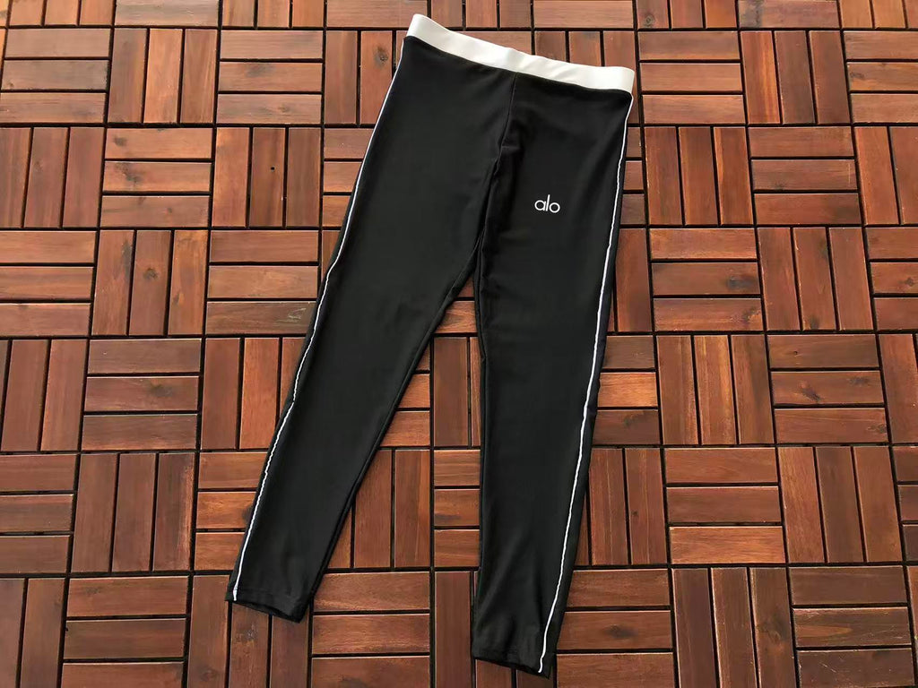 Alo Yoga Women's Bra & Leggings Set