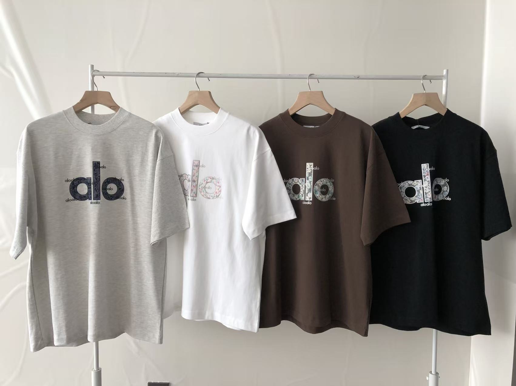 Alo Yoga T-Shirt