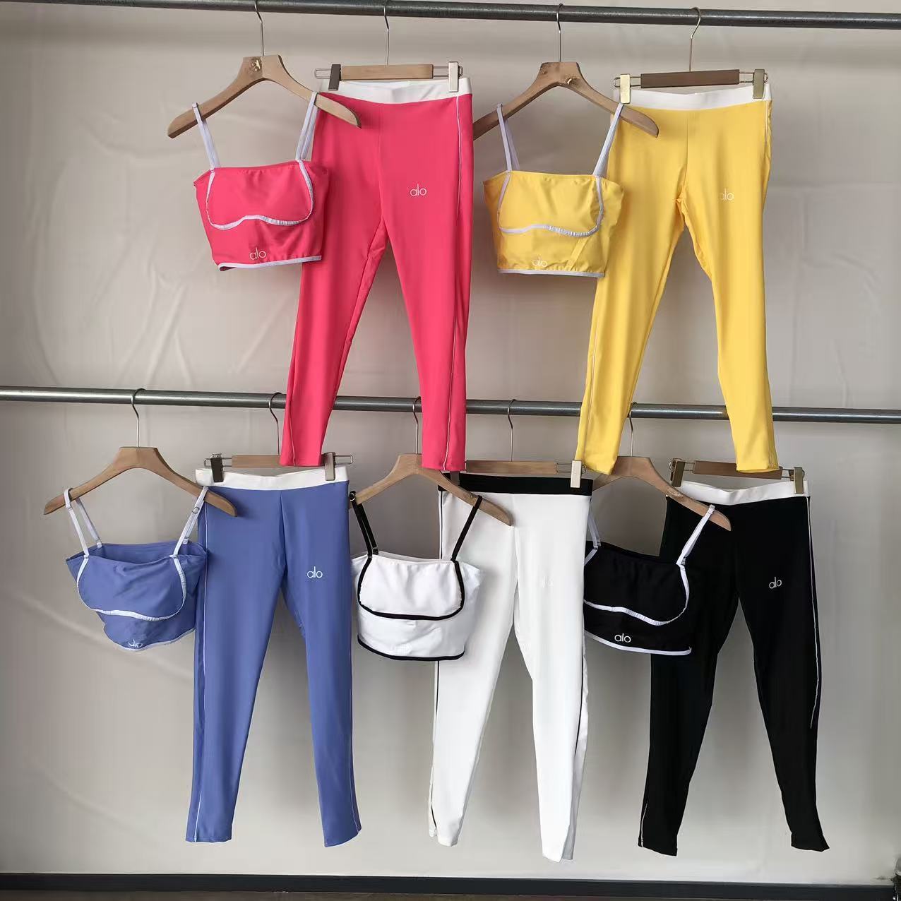 Alo Yoga Women's Bra & Leggings Set
