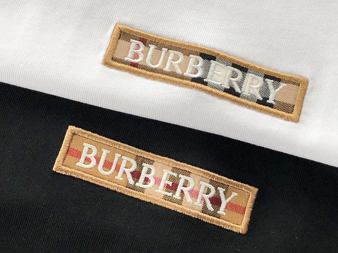 Burberry T-SHIRT