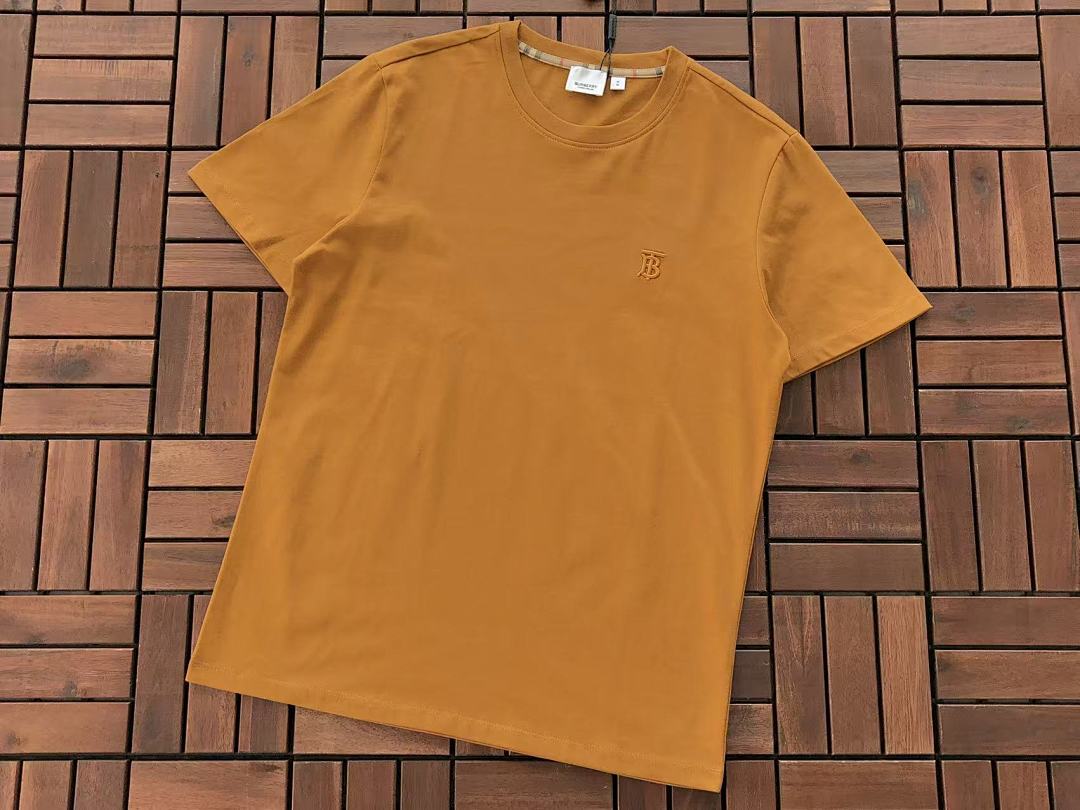 Burberry T-Shirt