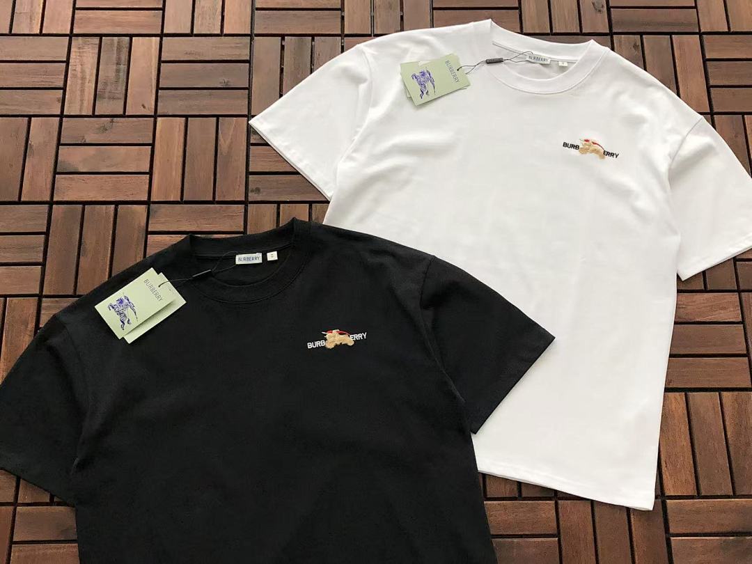 Burberry T-SHIRT