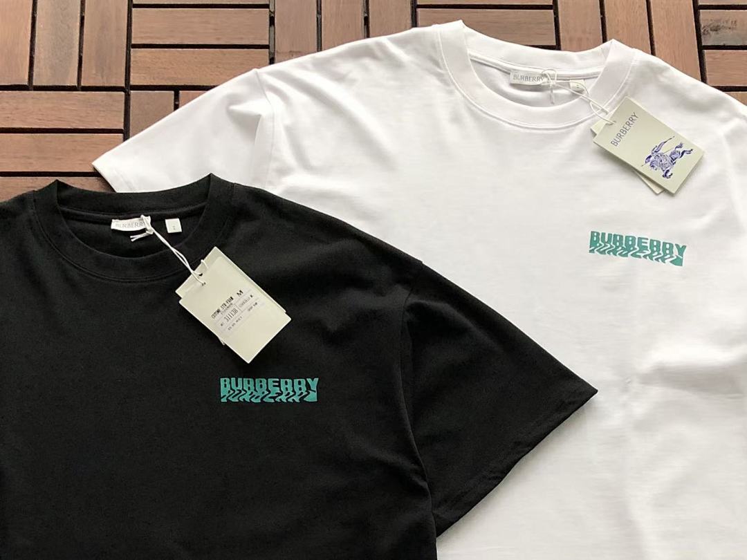 Burberry T-SHIRT