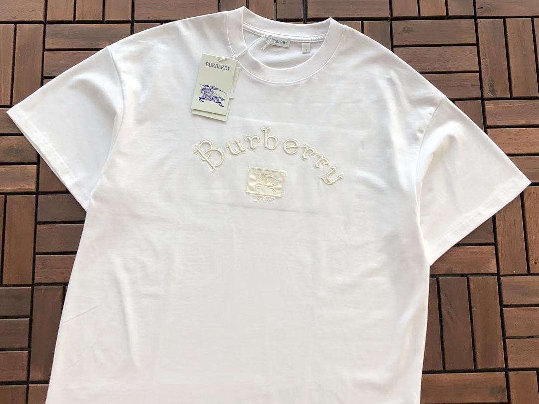 Burberry T-SHIRT