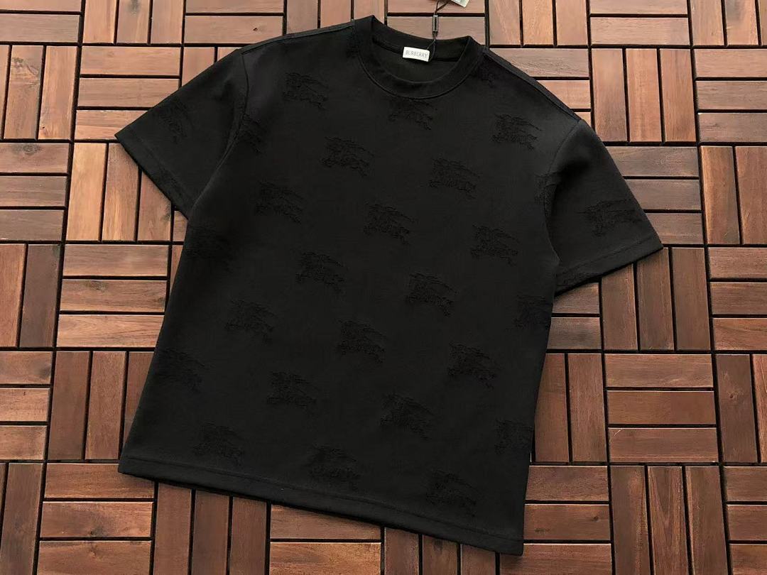 Burberry T-SHIRT