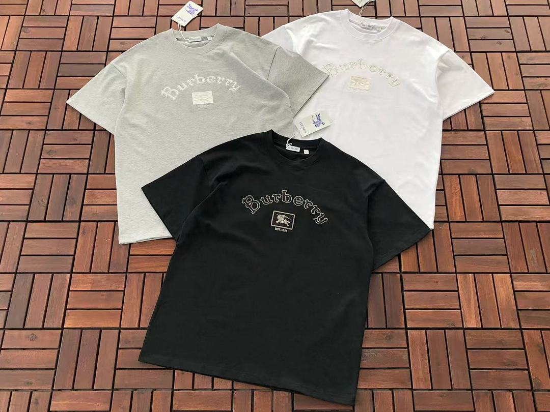 Burberry T-SHIRT