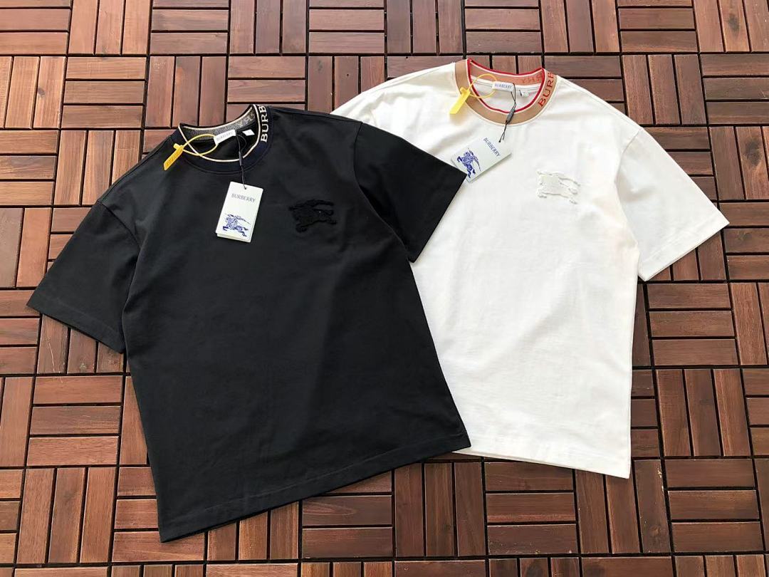 Burberry T-SHIRT