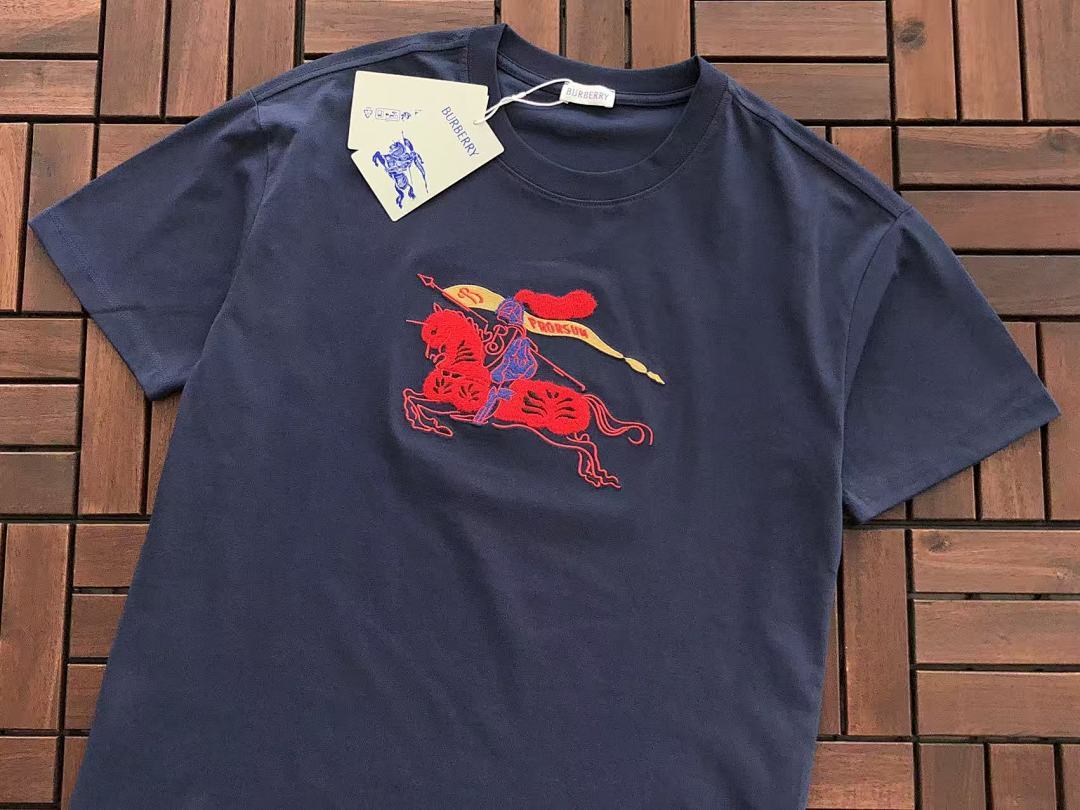 Burberry T-SHIRT