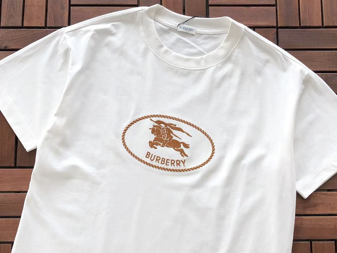 Burberry T-Shirt