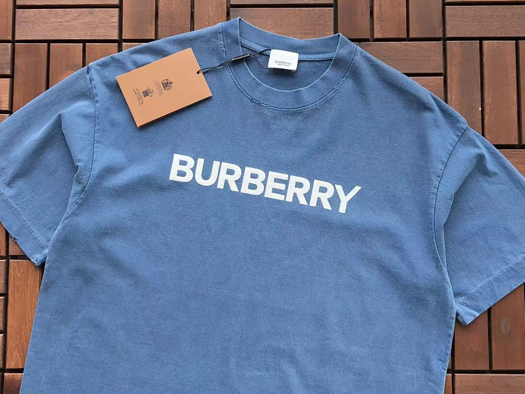 Burberry T-Shirt