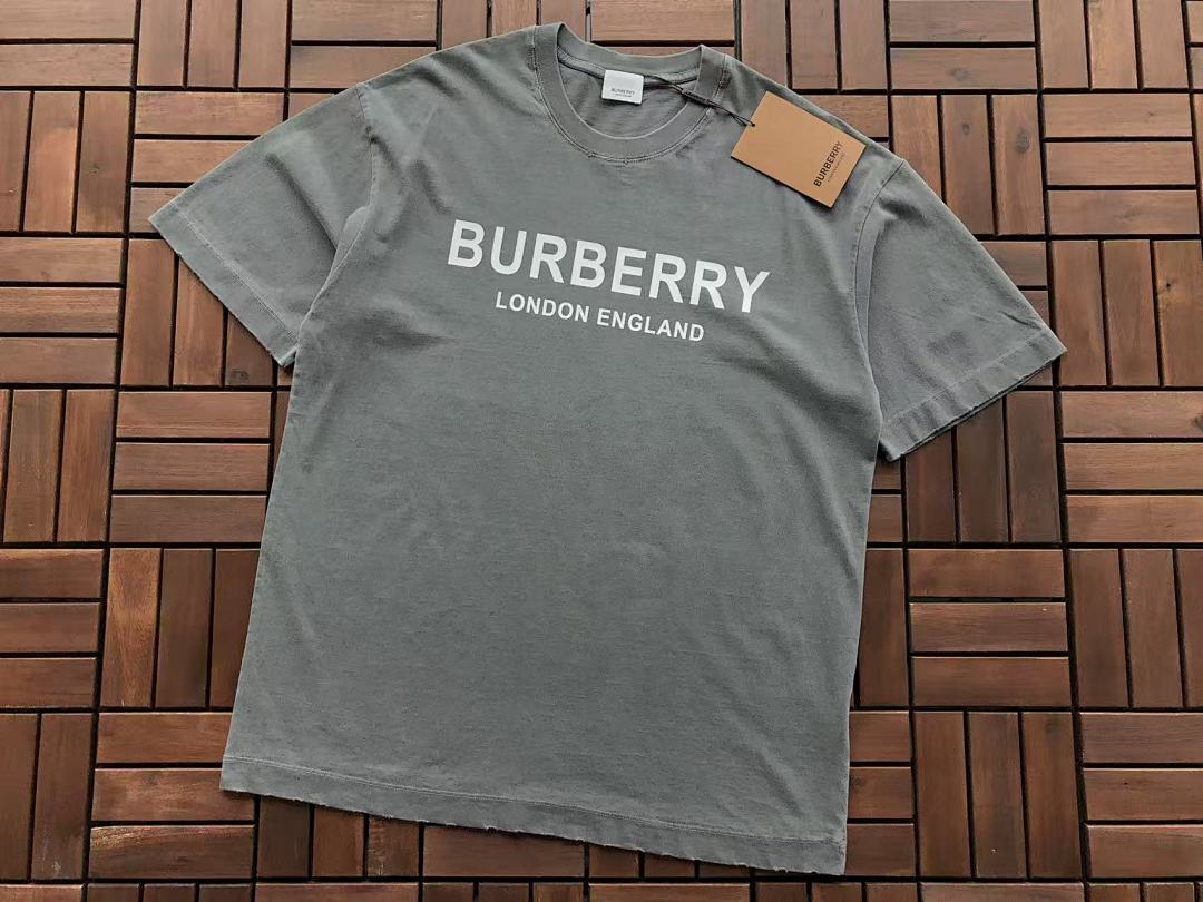 Burberry T-Shirt