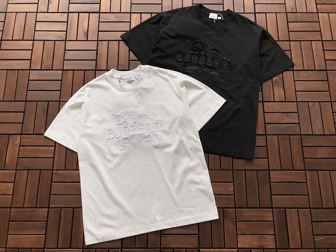 Burberry T-SHIRT