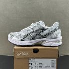 ASICS Product 105