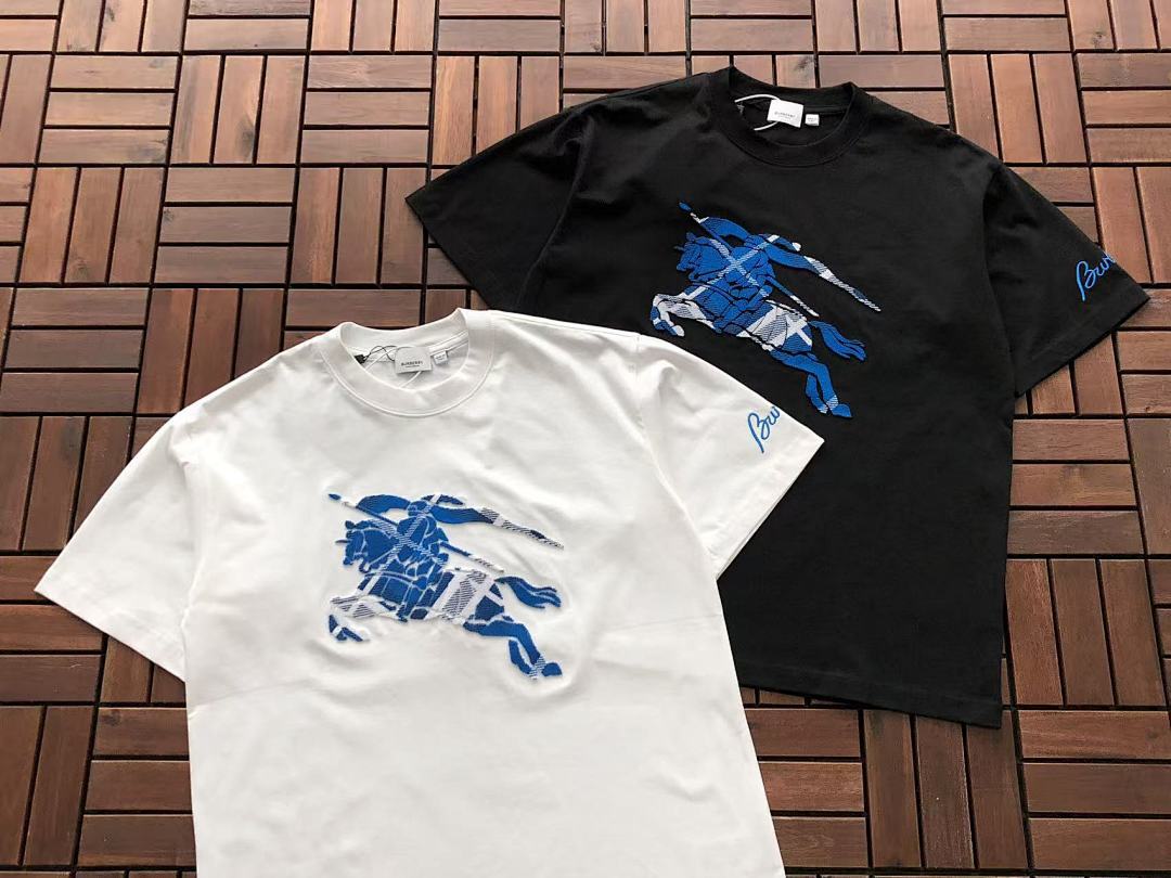 Burberry T-SHIRT