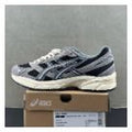 ASICS Product 107