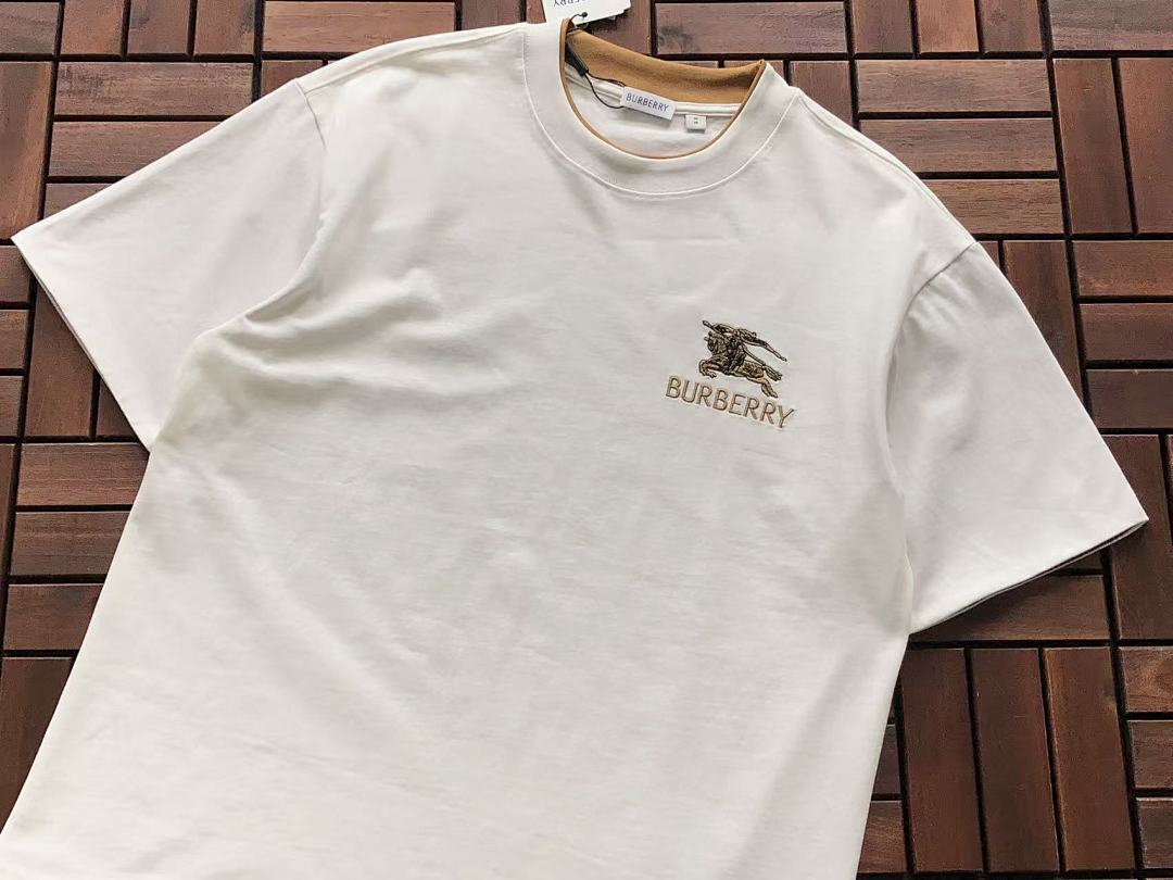 Burberry T-SHIRT