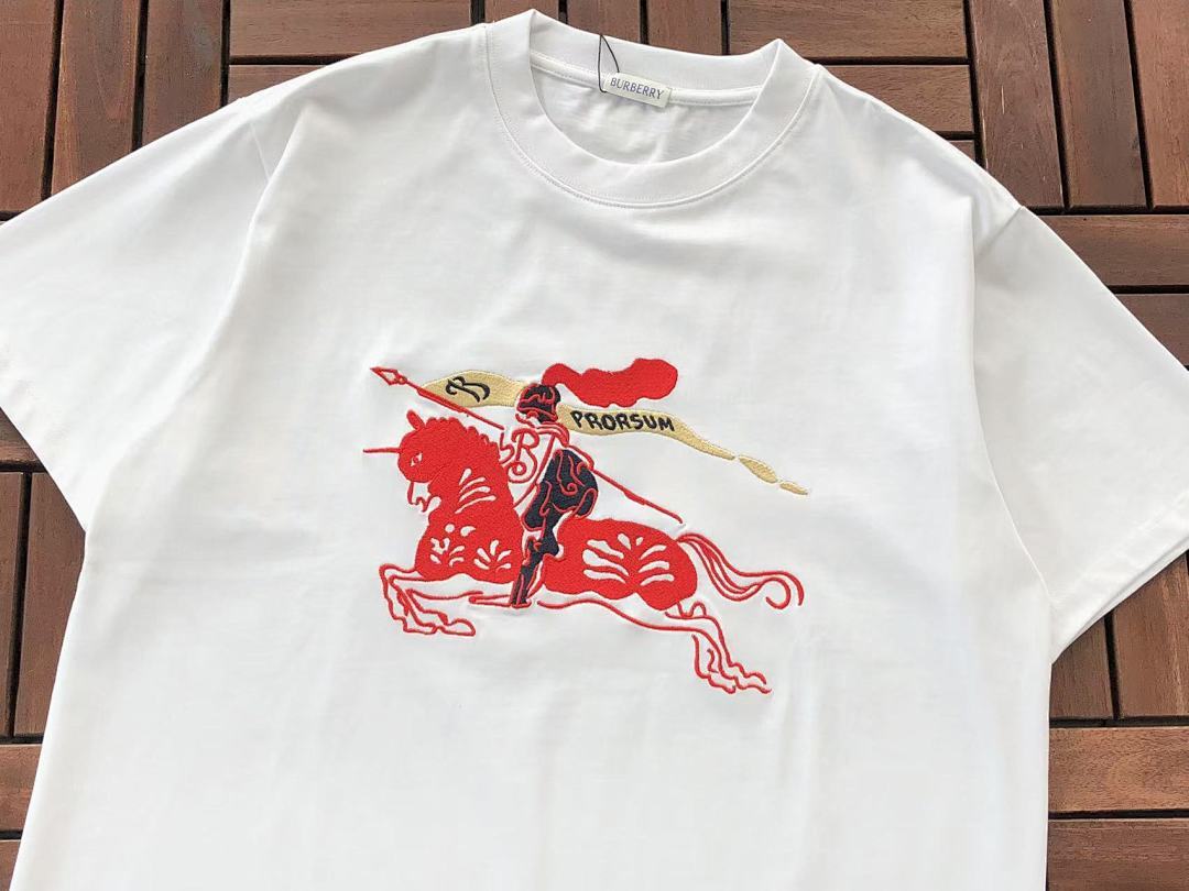 Burberry T-SHIRT