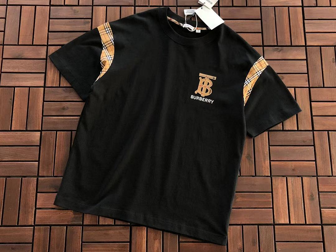 Burberry T-SHIRT