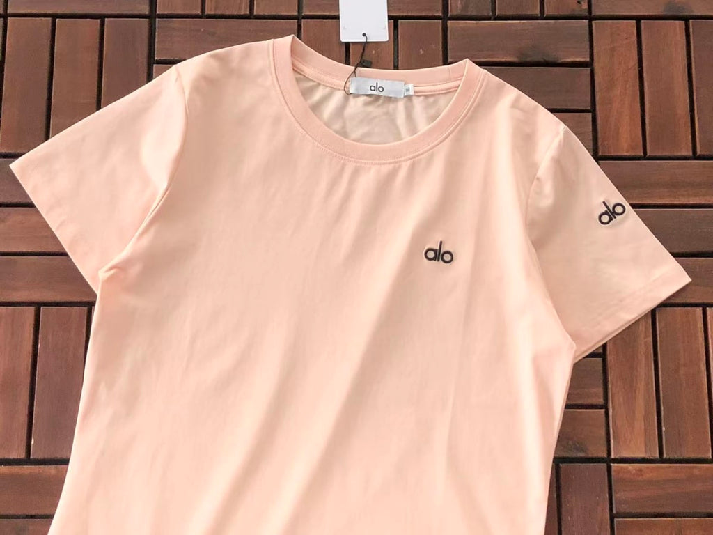 Alo Yoga Women's T-Shirt