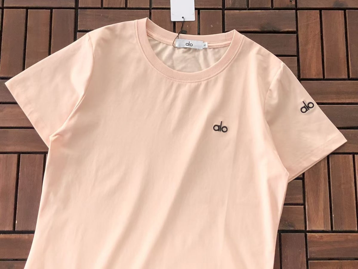 Alo Yoga Women's T-Shirt