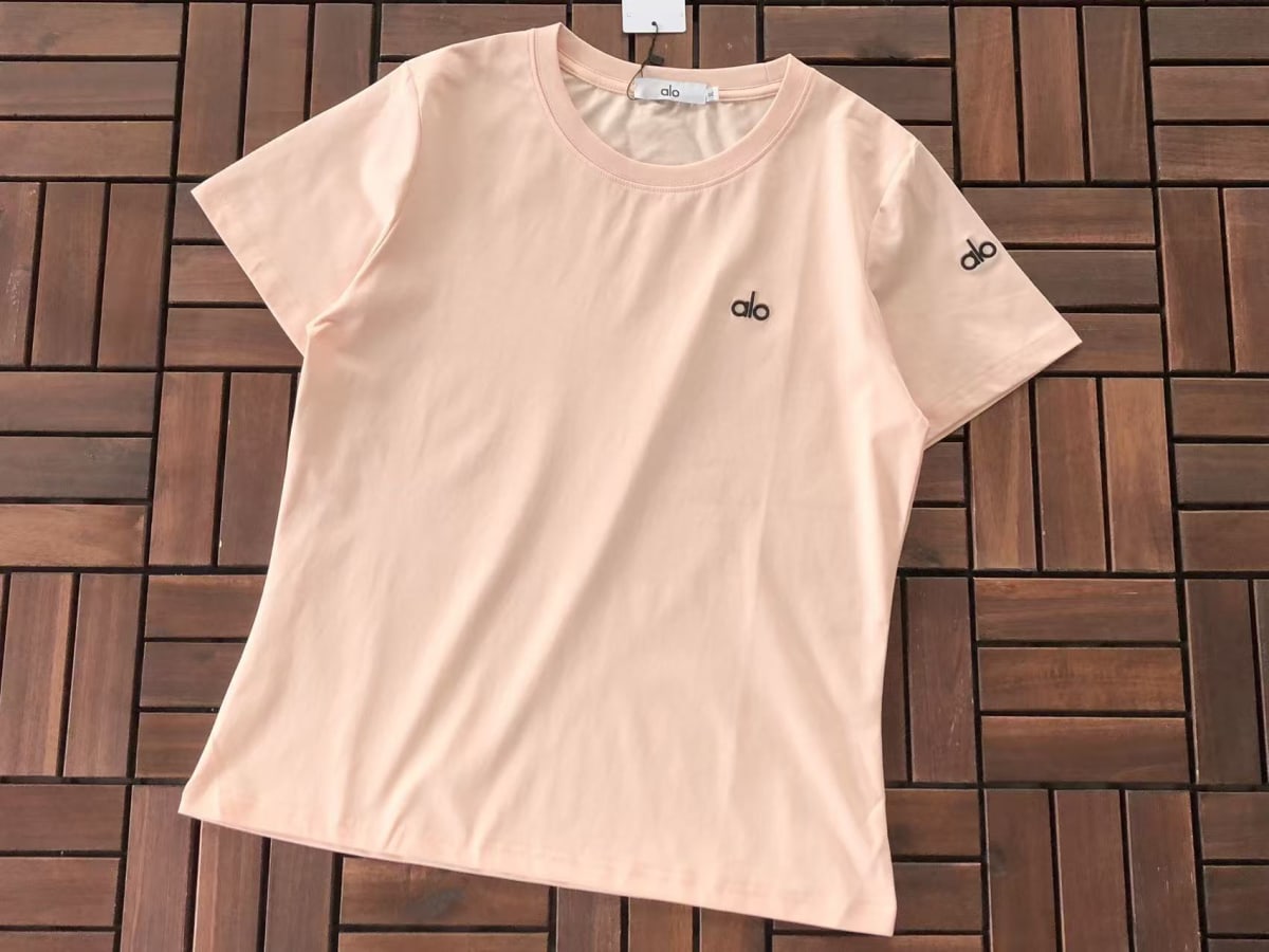 Alo Yoga Women's T-Shirt