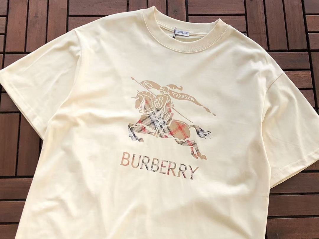 Burberry T-SHIRT