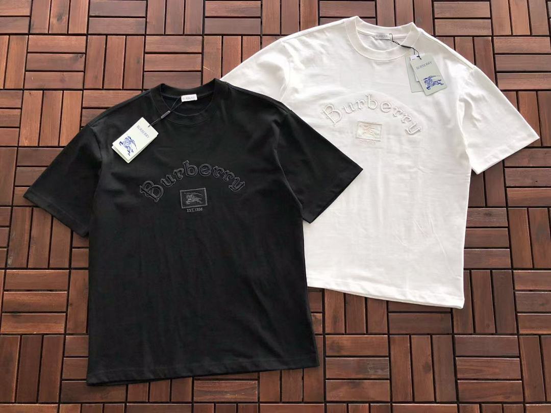 Burberry T-SHIRT