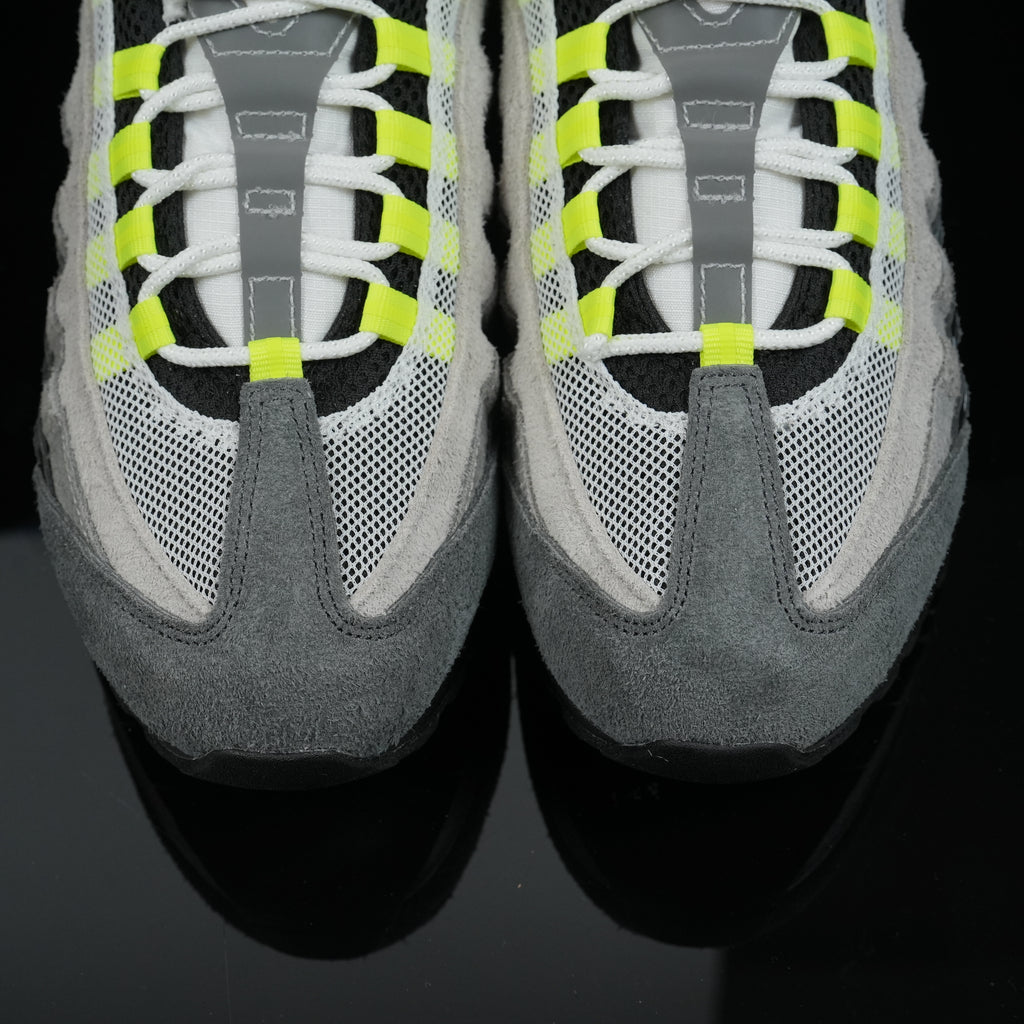 UNDEFEATED x Nike Air Max 95 Grey Volt