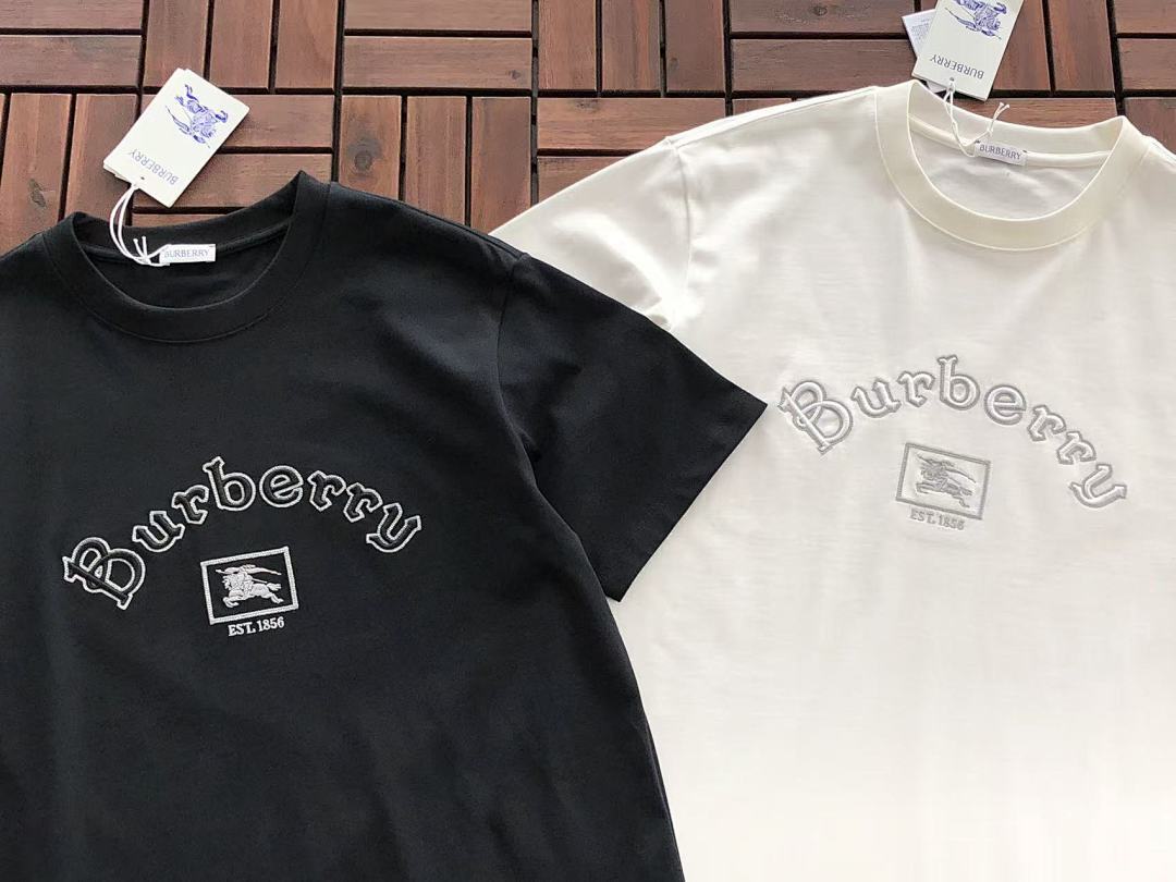 Burberry T-SHIRT