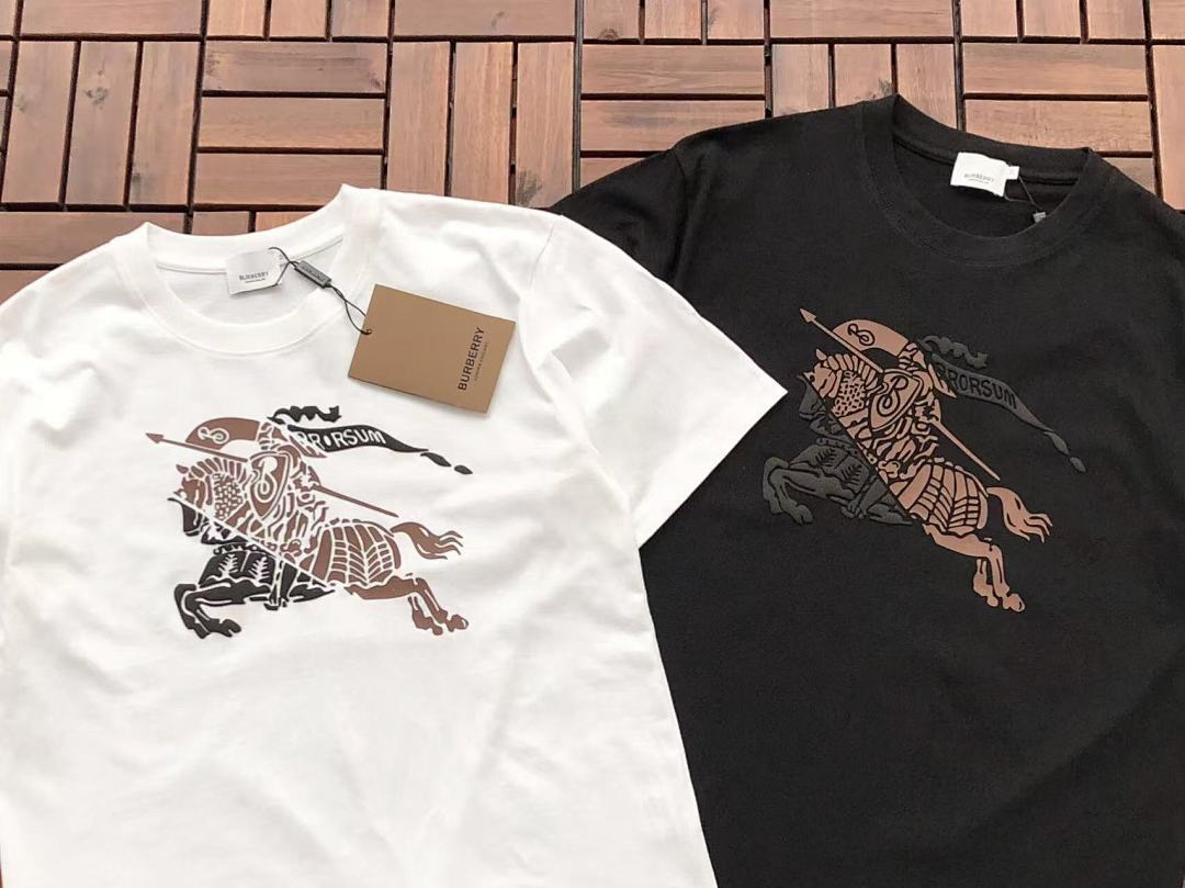 Burberry T-SHIRT