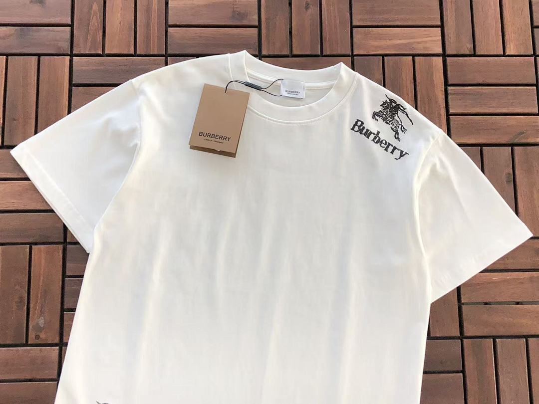 Burberry T-SHIRT