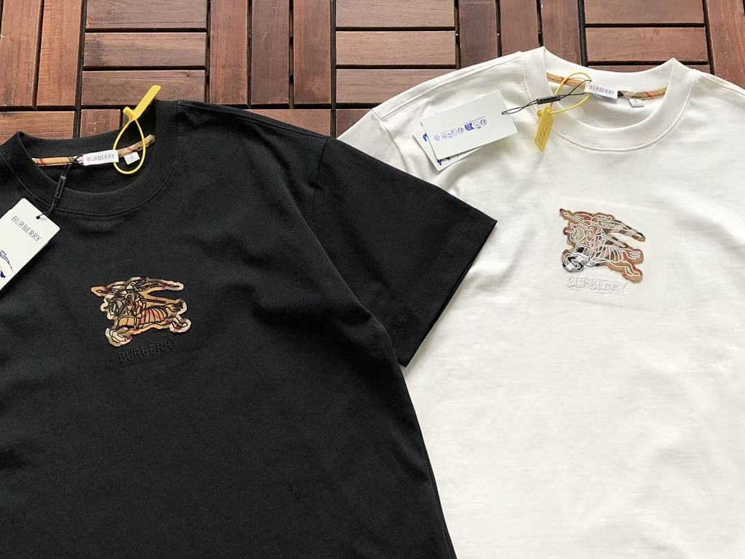 Burberry T-SHIRT