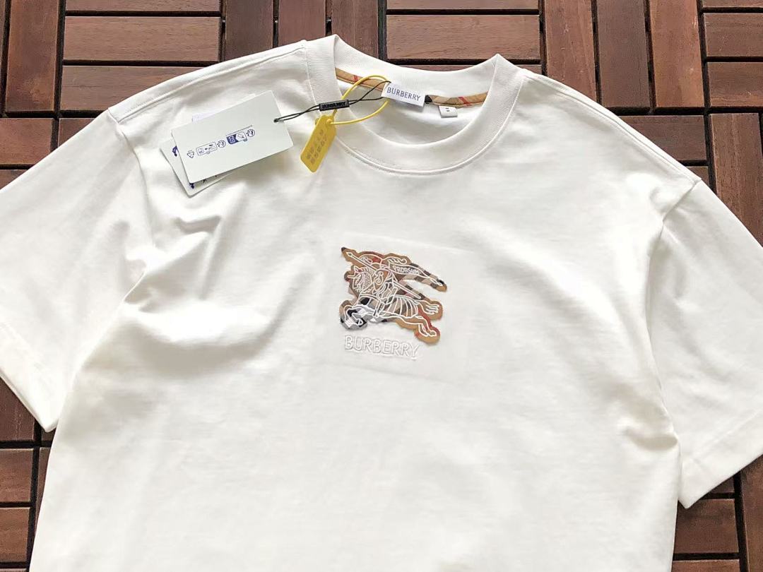 Burberry T-SHIRT