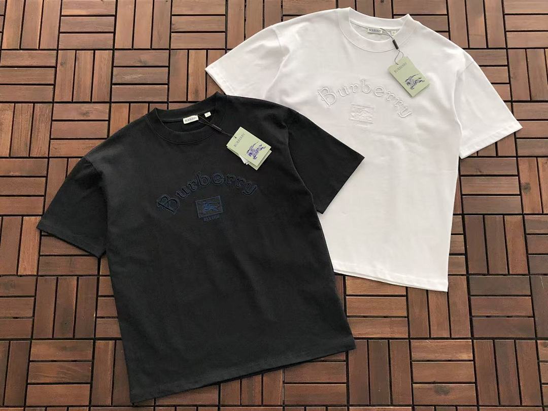 Burberry T-SHIRT