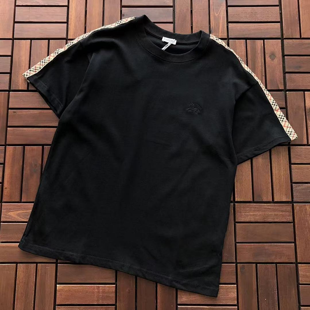 Burberry T-SHIRT