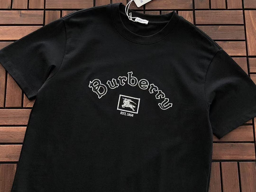 Burberry T-SHIRT