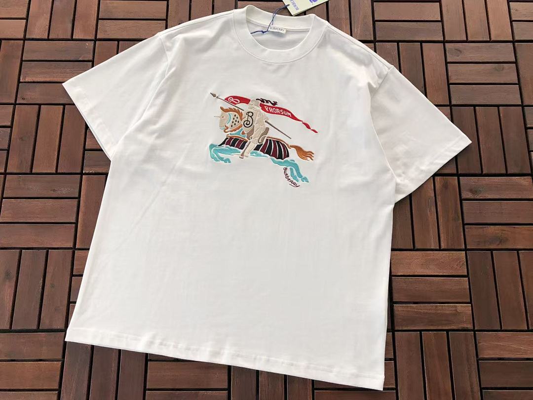 Burberry T-SHIRT