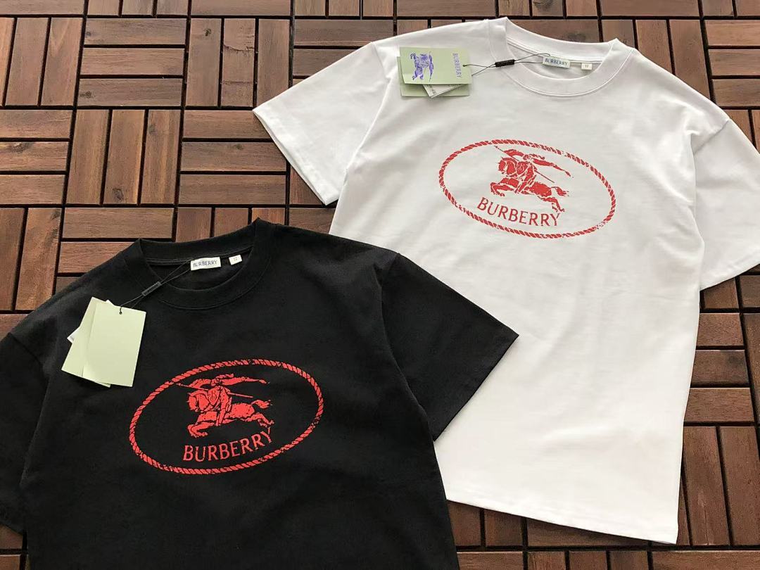 Burberry T-SHIRT