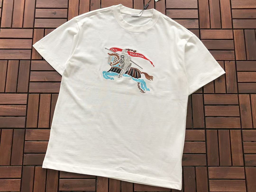 Burberry T-Shirt