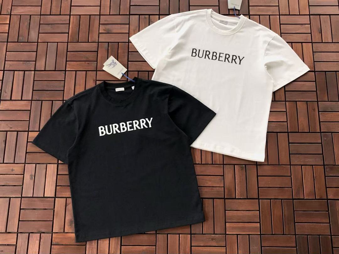Burberry T-Shirt
