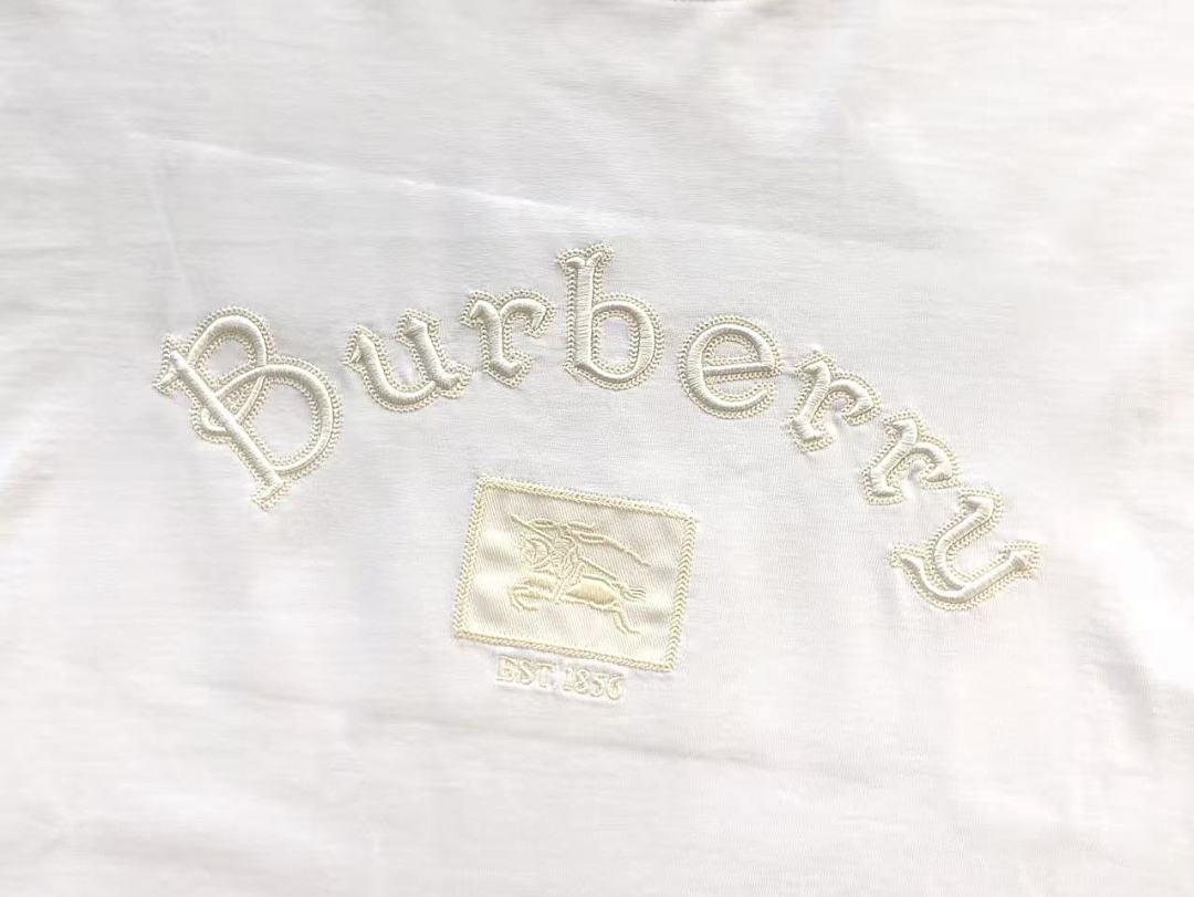 Burberry T-SHIRT